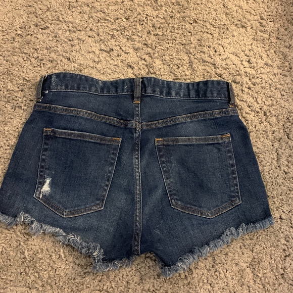 H&M Shorts - Picture 2 of 3